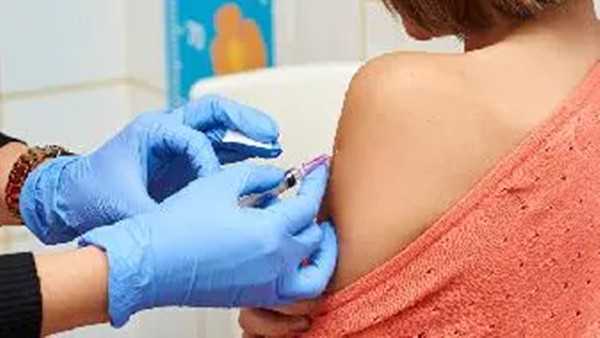 备孕期间，新冠疫苗该不该打？